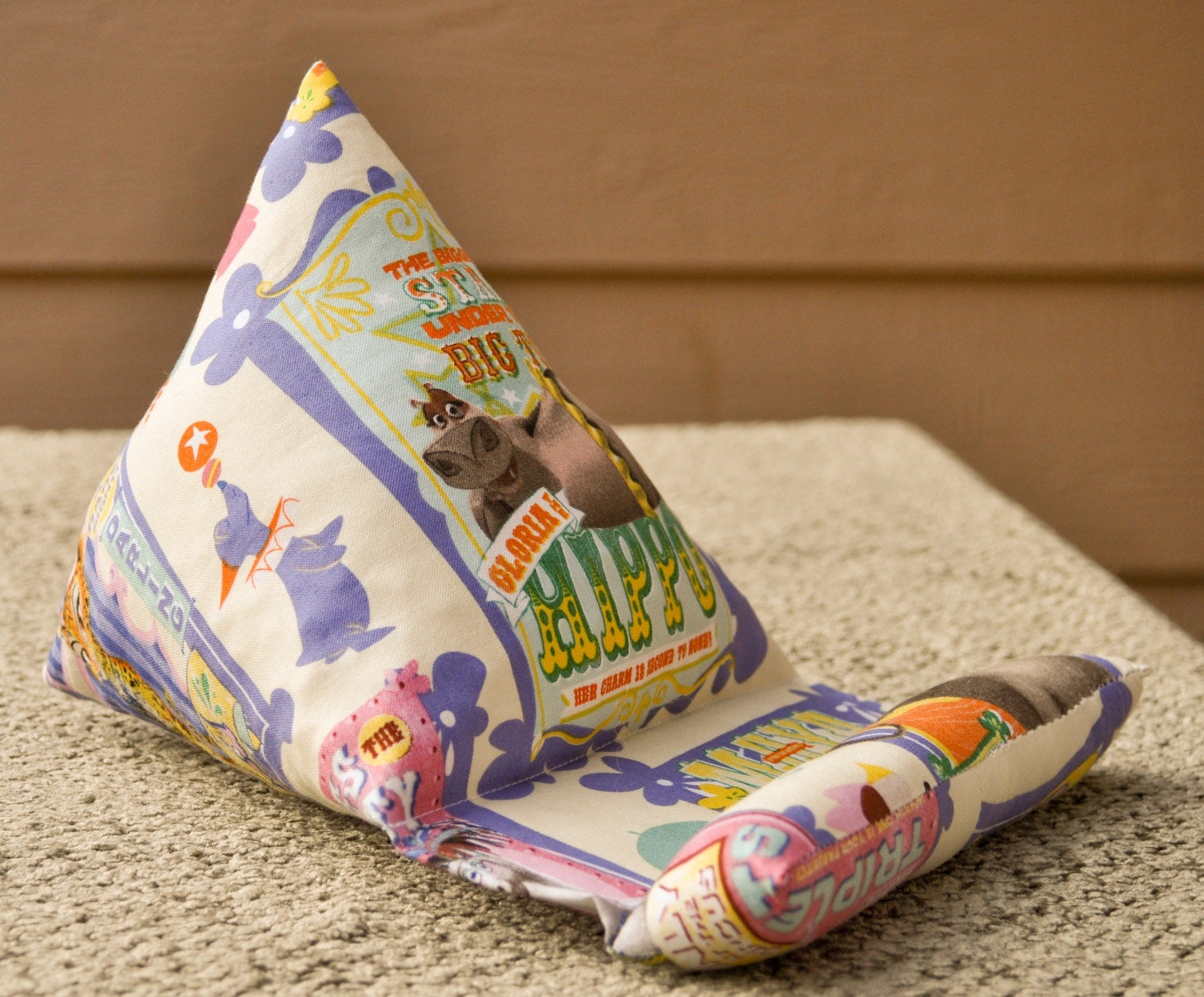 Phone/Kindle/Nook/iPod or iPad/Tablet Pillow Stand Madagascar
