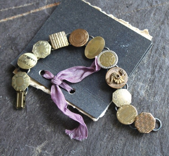 Antique Cufflink Bracelet gold tones cuff link vintage