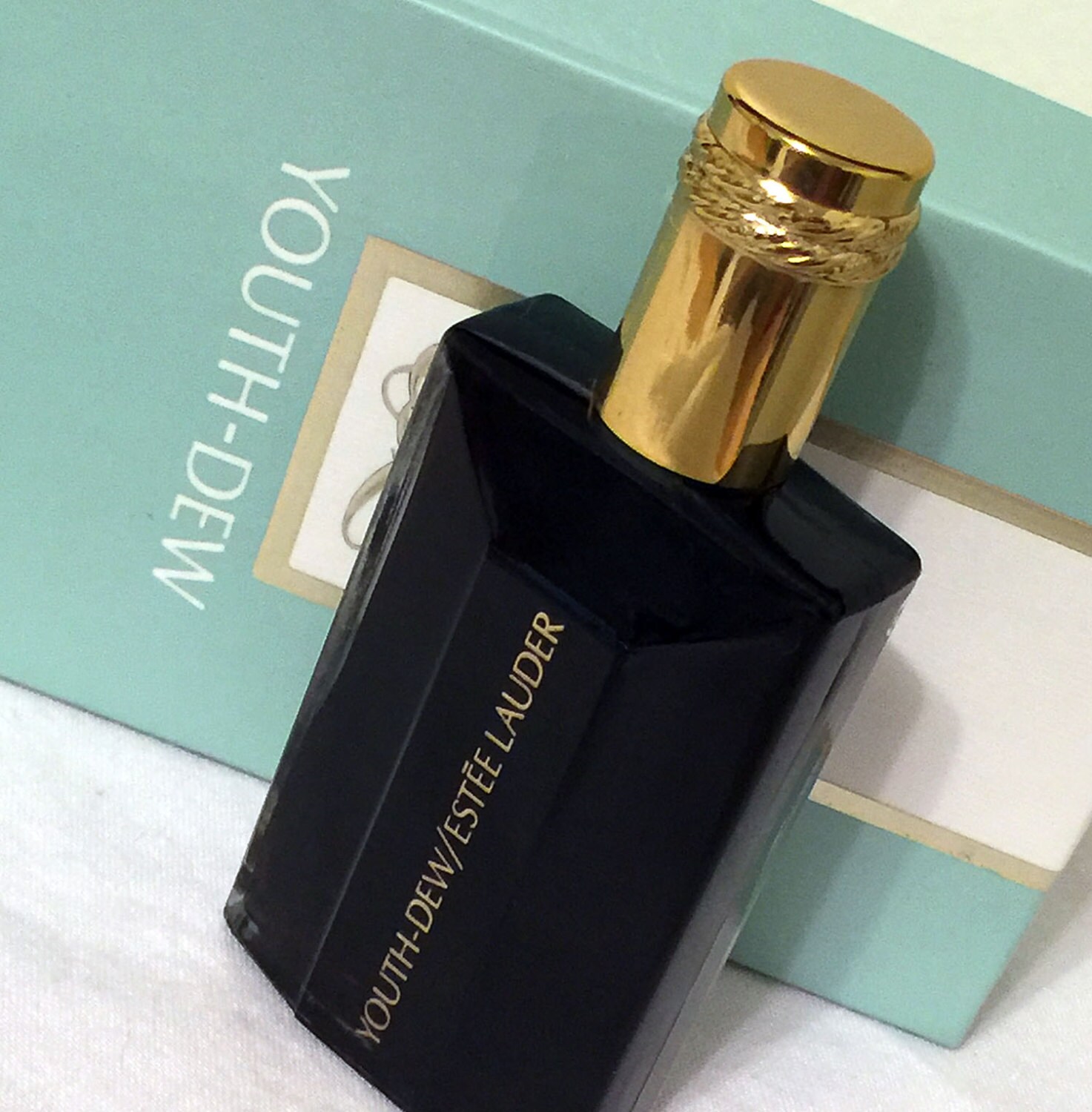 Vintage Youth Dew Perfumed Bath Oil by Estee Lauder 1oz.