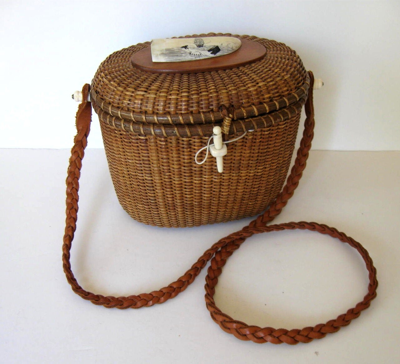 SALE Vintage Farnum Nantucket basket purse with leather