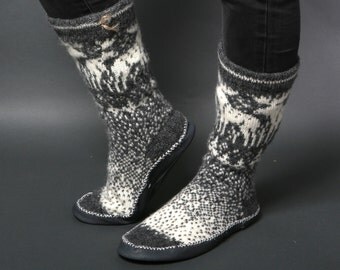 Moose elk slippers, Unisex gray slippers, Wool reindeer pantoufles, Chaussettes leather, Handmade slippers HYGGE socks footwear Eco friendly
