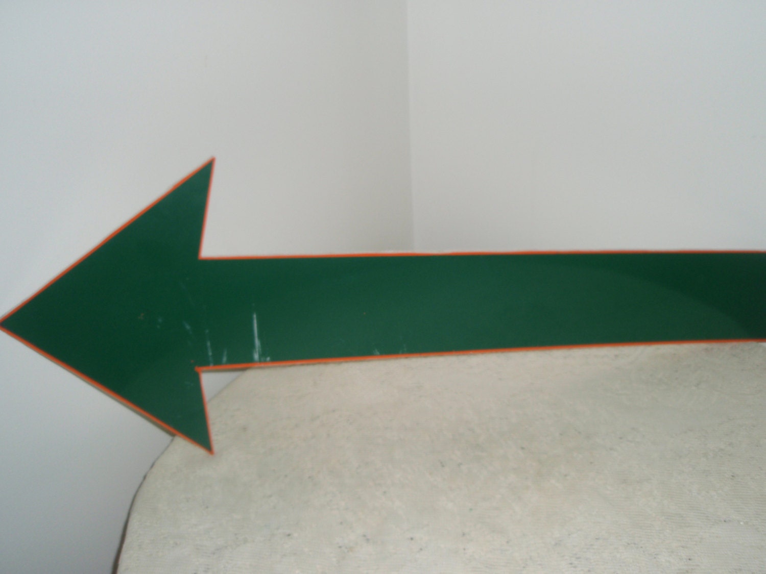 Large plastic arrow29 1/4 inch long green arrowFun arrow to