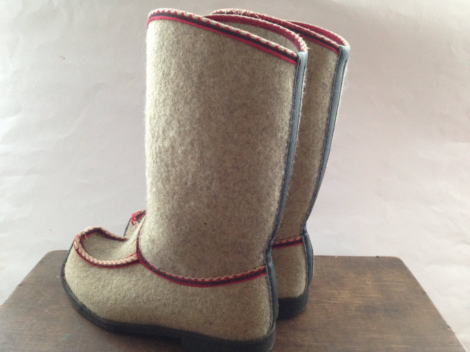 Scandinavian wool felt boots Sami boots Gray by TasteVintage