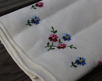 Vintage White Hand Embroidered Floral Napkins - Set of 4