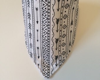 Aztec Arrow Bandana Bib Large