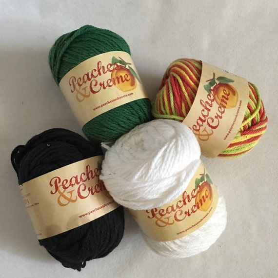 4 Skeins Peaches & Creme Yarn Colors Forest Green White