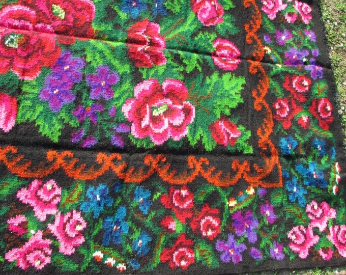 Bessarabian Kilim & area rugs. Vintage Moldovan Kilim, Rose kilim rug, handmade carpet. Vintage handwoven wool rug carpet.