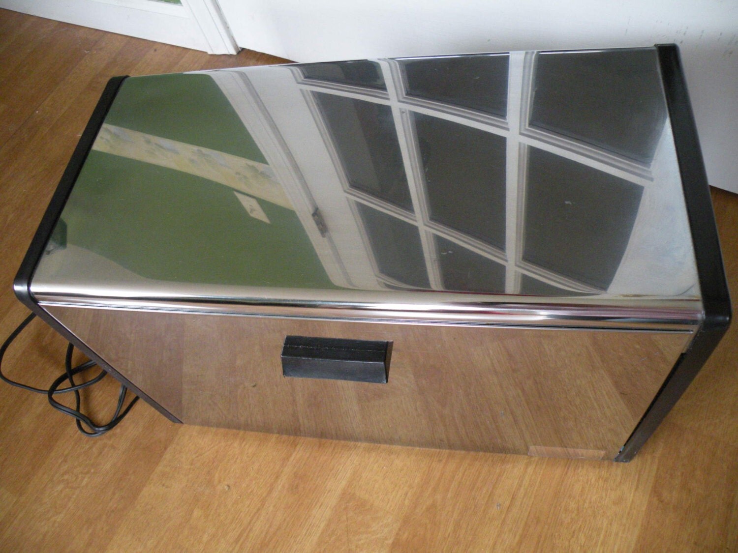 Chrome bread Box Bread Warmer Brisker Made in the USA Mid