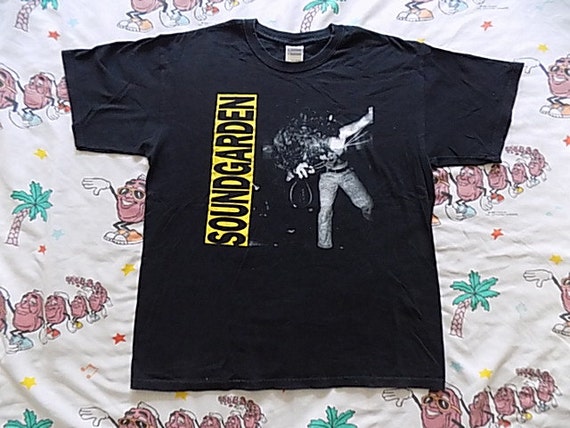 Vintage 90's Soundgarden T shirt size Large grunge Louder