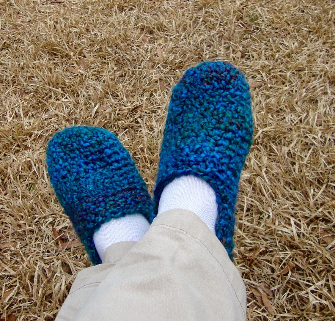 Chunky Crochet Fuzzy Adult Unisex Slippers Grey Fits 9.5-10.5