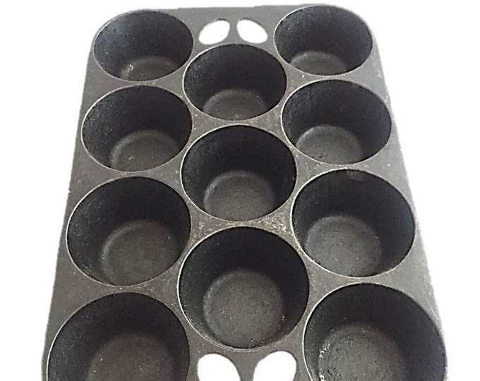 GRISWOLD Rare No. 10 Larger Popover Cast Iron Pan 11 Deep Cups 949D - ERIE Muffin Pan