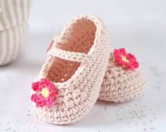 CROCHET PATTERN Baby Shoes Mary Janes Crochet Pattern in 3 sizes Instant Download Photo Tutorial Crochet Baby Shoes Pattern