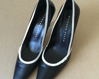 Vintage 90s pump, black leather