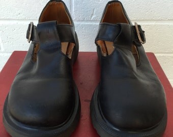 Vintage Mary Jane T- Strap DOC MARTENS size 5 US