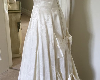 1950s Ivory Bow Vintage Wedding Dress