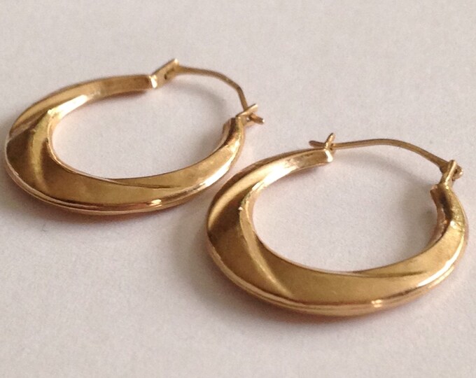 Storewide 25% Off SALE Vintage Solid 14k Gold Modern Feathered Pierced Hoop Earrings Featuring Raised Textured Design With Tapered Finish