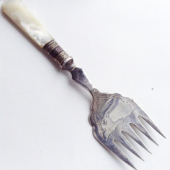 Fish Knife Fish Fork Mother of Pearl Fish Set Vintage