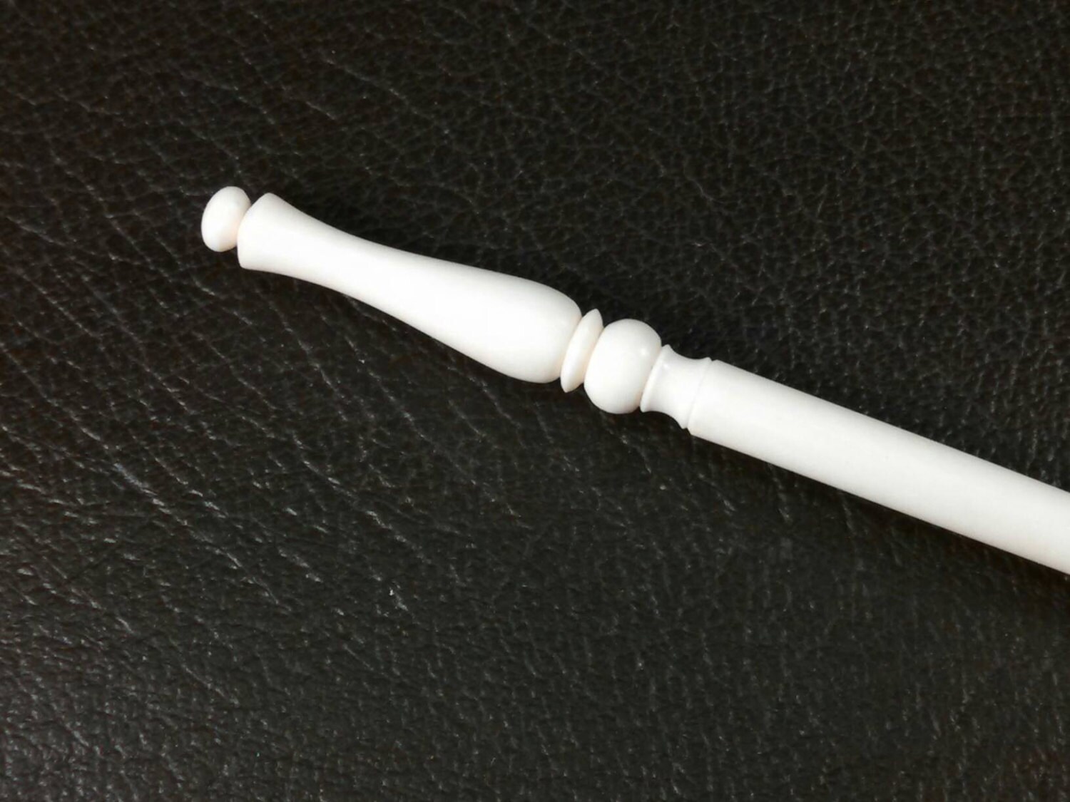 Solid Bone Crochet Hook - Size 