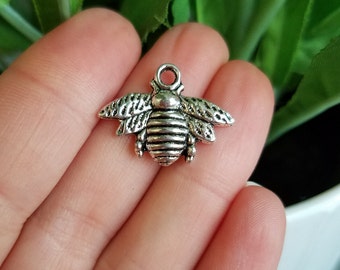 10 PIECES Bee Charm Antique Silver Tone, Bee Pendant, Bumblebee Charm, Honeybee Charm, Bumblebee Pendant, Insect Charm B11362H
