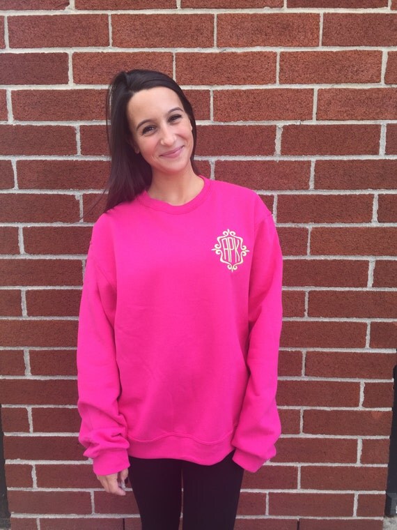 pink sweatshirt outfit