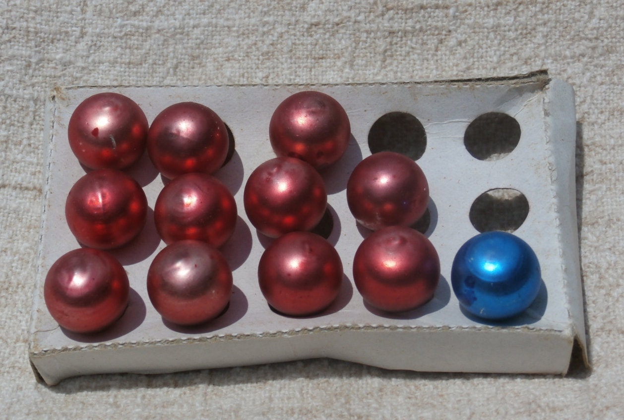 12 mini glass ball christmas ornaments red by mendozamvintage 12 mini glass ball christmas ornaments red by mendozamvintage