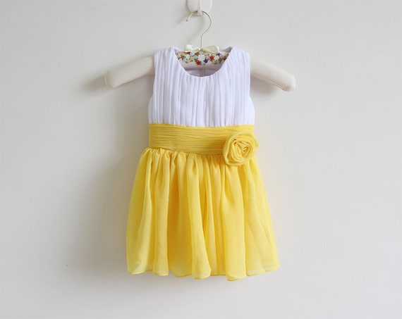 20 Adorable Flower Girl Dresses  That Don t  Cost  a Fortune 
