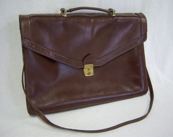 Vintage brown leather satchel briefcase/Brass hardware/Shoulder strap/Organization/Luggage