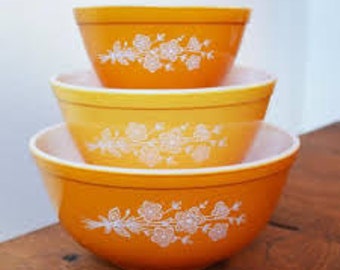 Pyrex Butterfly Gold 3 Nesting Bowl Set