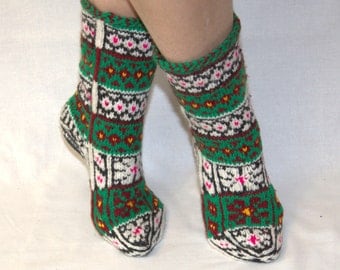 knitted women's slippers, free shipping, gift for grandmother, knit socks, home shoes, ,multicolor patterns,multicolor socks