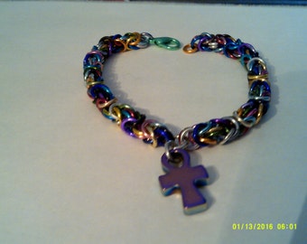 Multicolor anodized aluminum chainmaille bracelet with hematite charm