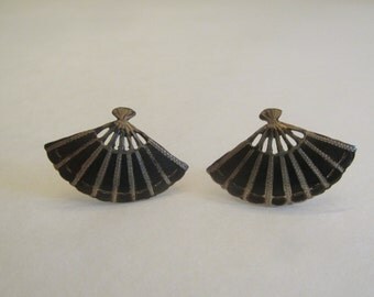 Vintage 1950's Siam sterling silver fan screw back earrings
