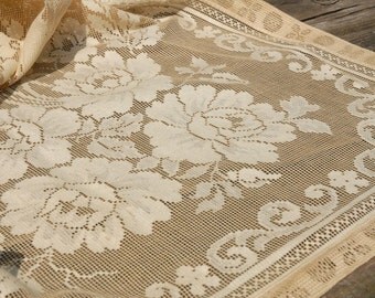Vintage Lace Tablecloth/Antique Lace