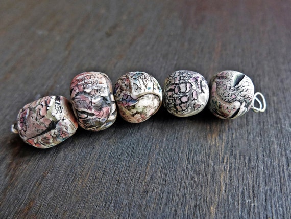 Fractured Stones- rustic crackle polymer clay art bead earring set (5)- handmade artisan beads- grey and pink