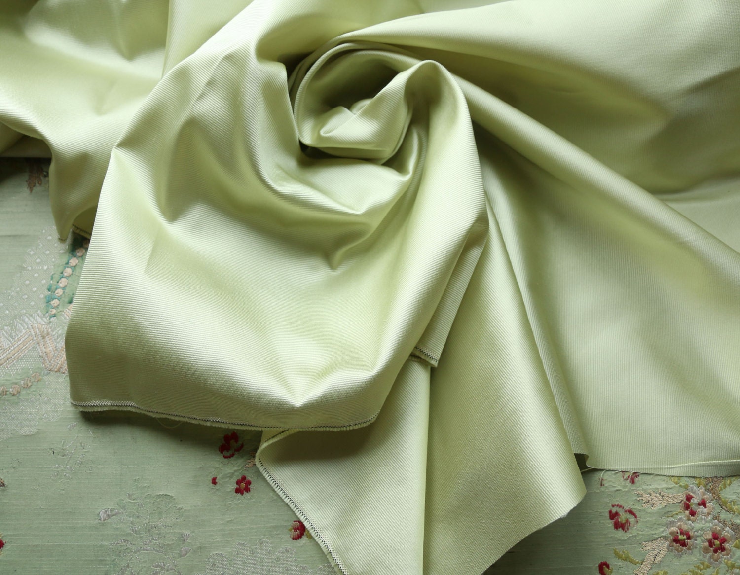 Vintage pure silk faille fabric celery green mint 26