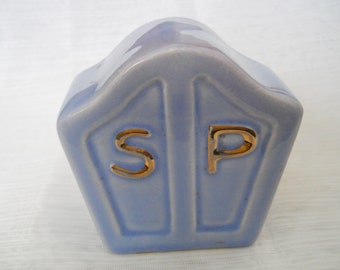 Blue One Piece Salt and Pepper Shaker - vintage, collectible, PATD