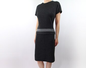 VINTAGE 1950s Grey Wool Dress Shorsleeve