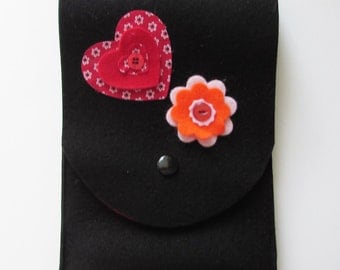 SALE - Felt tablet case, kindle cover, black with red pocket, heart and flower, water absorbent, pressed felt, 3mm thick, 7.5" x 5"