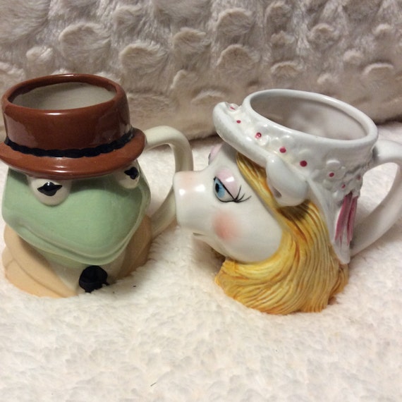 kermit and miss piggy figurines