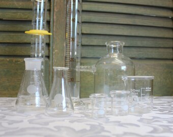 Vintage Pyrex Beaker Lab Ware Bottle Glass Tubes Chemistry Scientific