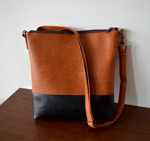 Shoulder bag / Crossbody purse / Two tone vegan leather bag