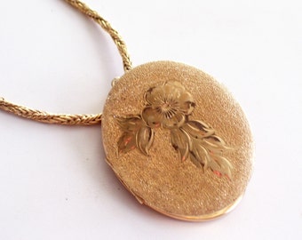 Art Deco Gold Floral Locket, Vintage Gold Locket, Large Gold Photo Locket, Keepsake Locket, Flower Locket, Mourning Locket Pendant Necklace