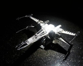 STAR WARS Metal Earth Poe Dameron's X-Wing Fighter