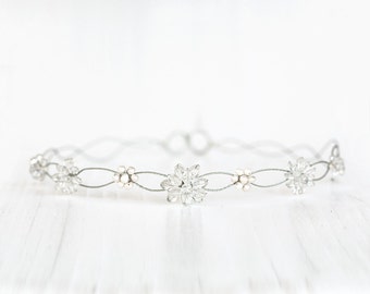 16_Crystal headband, Pearl tiara, Silver headbands, Wedding headpiece, Minimal tiara, Bridal headpiece, Headbands, Hair accessories, Tiaras.