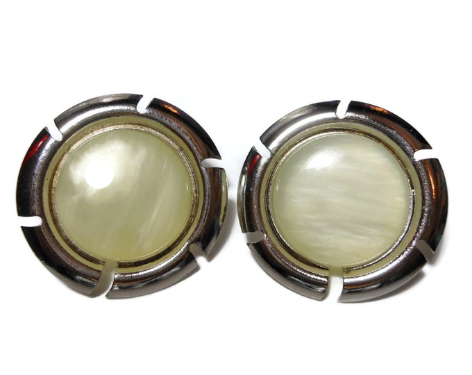 FREE SHIPPING Sarah Coventry earrings, 1961 Color Frame, silver tone round, interchangeable fabric, clip earrings,faux mother of pearl