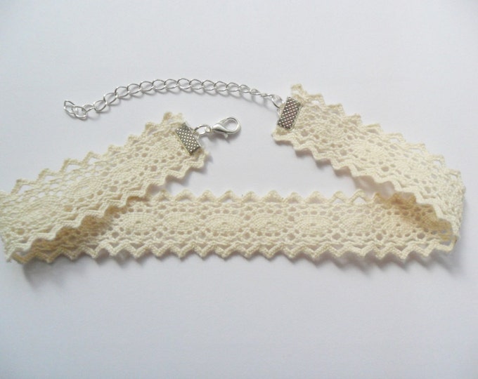 Beige Scalloped Lace Choker necklace with a width of 1” (pick your neck size) Ribbon Choker Necklace