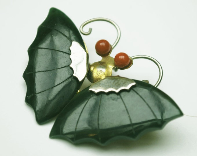 Butterfly Brooch with Green Nephrite jade gemstone Winged insect pin pendant unsigned Swoboda style