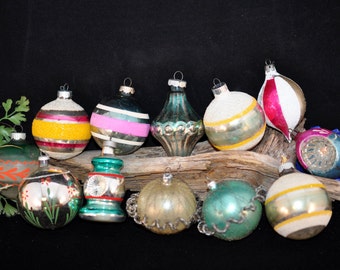 Nice Variety 12 Ornaments, Christmas Decorations, Wire, Indents, stripes, Over 100 ornaments in our shop, #45