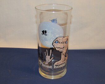 ET GLASS The Extra-Terrestrial 1982 Girl with ET “Phone Home”