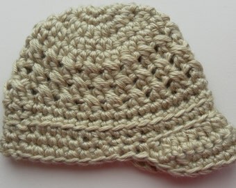 Crochet baby hat. Beige newsboy hat for newborn babies