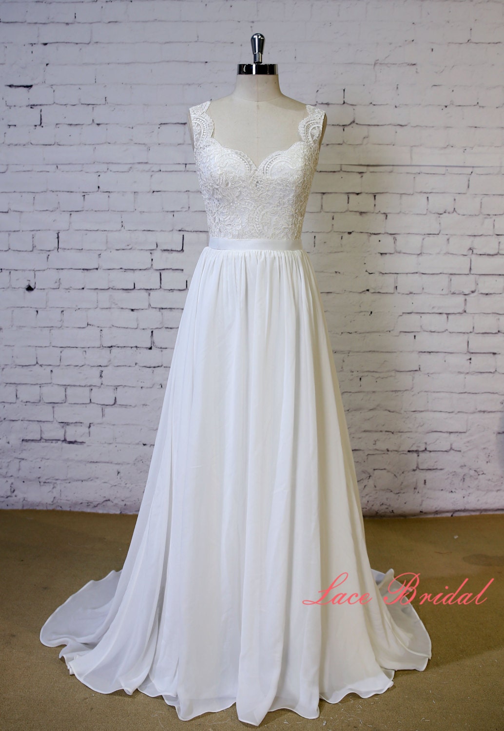 Exquisite Lace Wedding Dress V Shape Lace Neckline Wedding